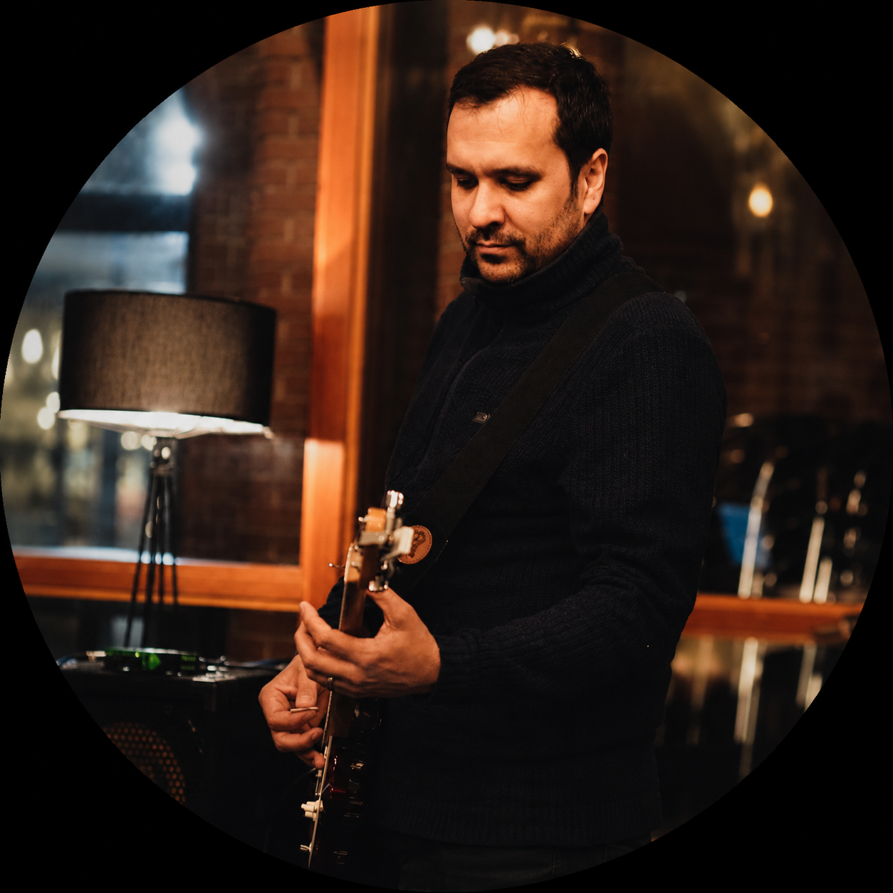 Daniel Paine – Guitar & Vocals